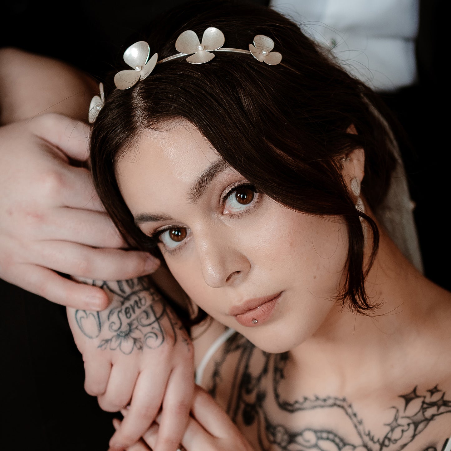 Silver Poppy headband, which becomes a set of jewellery